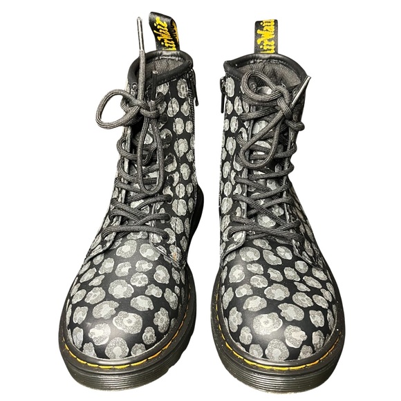 Dr. Martens- Black and Silver w/Glitter- Kids size 2- EUC Like New - Picture 2 of 7